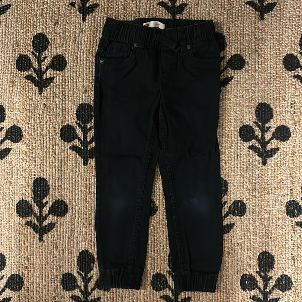 Levi’s Black Jogger Draw String Pants Size 4-5